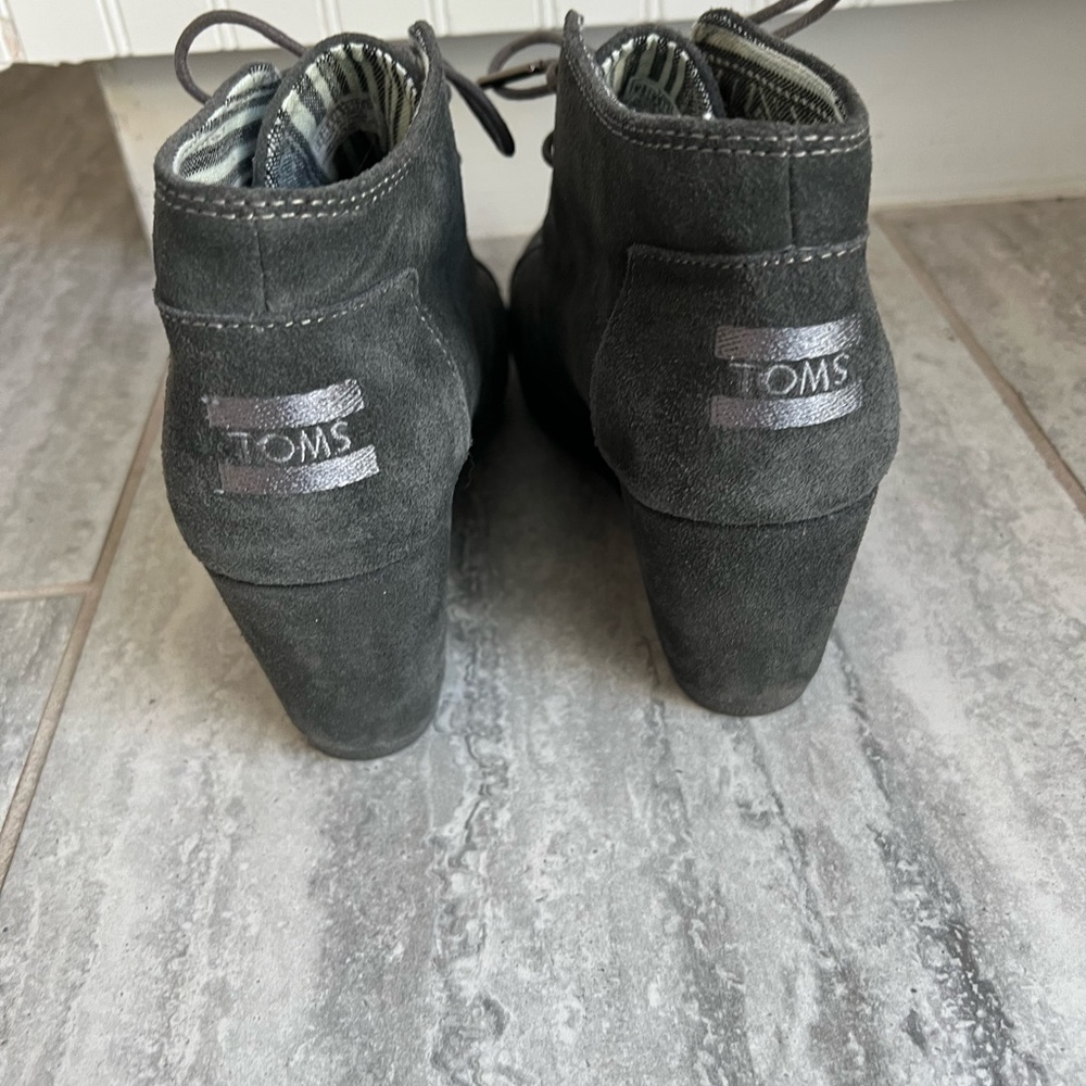 TOMS gray suede wedge booties size 8.5. New without tags. - Picture 2 of 5